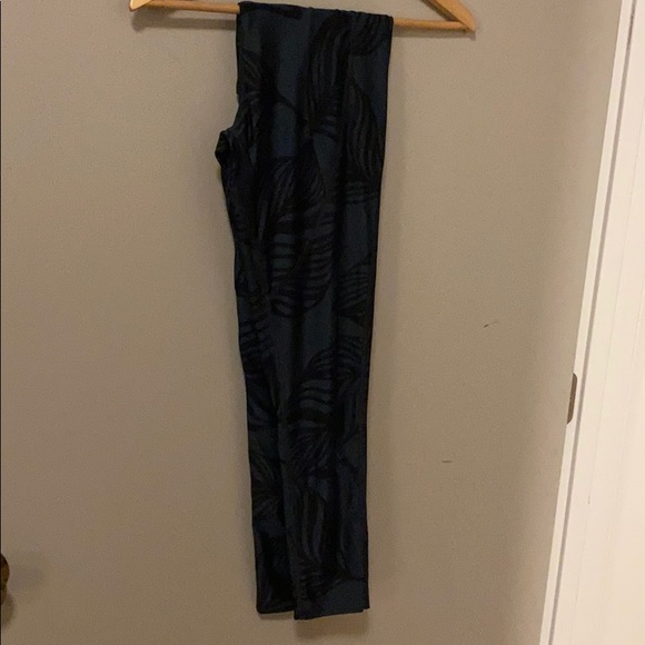 Matching jungle pattern workout set - Picture 4 of 5